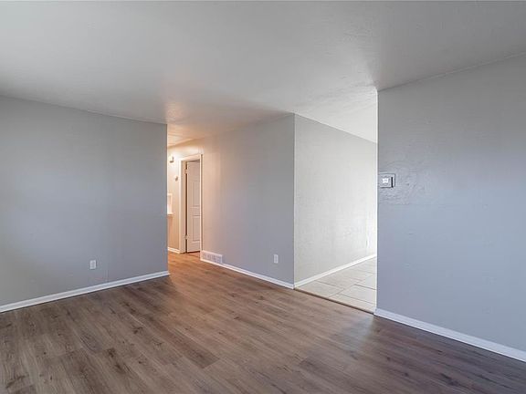 3rd image of 3008 SE 21st St