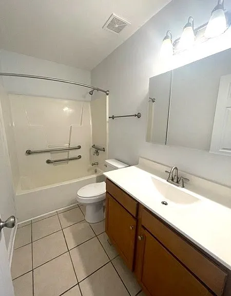 Riverview Apartments — Photo 5