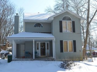 19215 Azure Rd, Deephaven, MN 55391