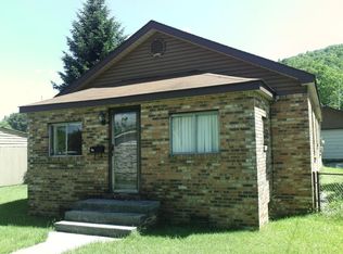 509 10th St, Rainelle, WV 25962