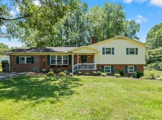 160 Pinelawn Dr, Kernersville, NC 27284