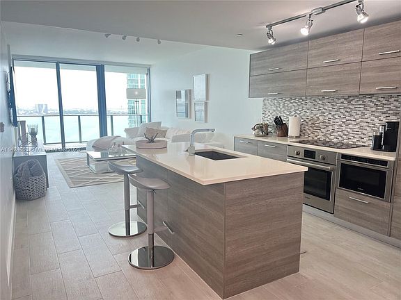 2nd image of 650 NE 32nd St Unit 2406