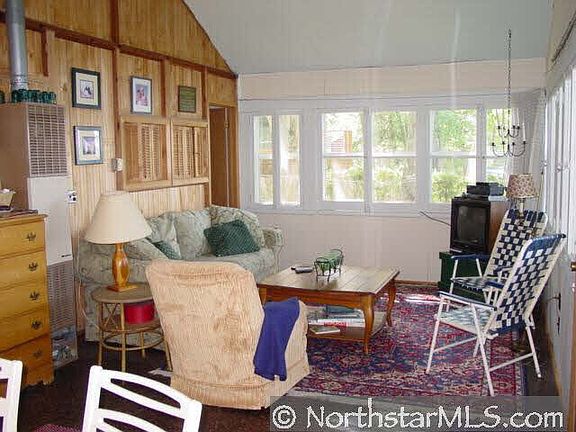 2nd image of 1721 S Deer Lake Circle