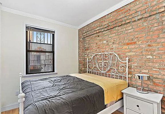 4th image of 196 Elizabeth St #21