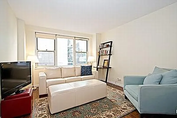 Sold by Fenwick Keats Real Estate | media 8