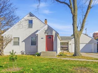 1808 Tatum St, Falcon Heights, MN 55113