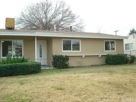 2nd image of 18633 Sequoia Ave