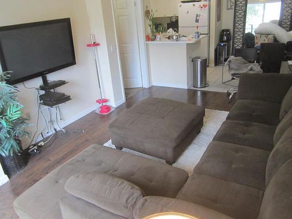 4th image of 2107 SE 10th Ave APT 801