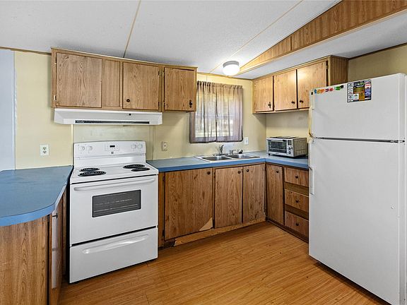 4th image of 8827 SE 59th Street