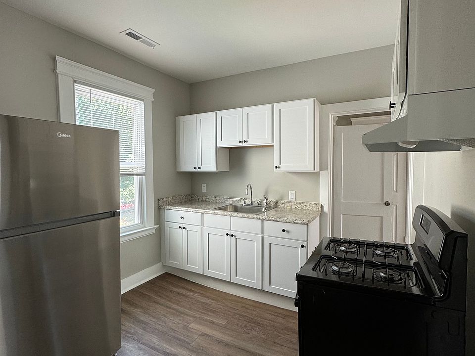 1st image of 215 Blake St APT 4