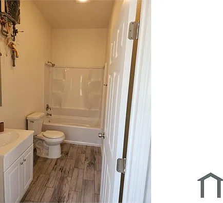 1175 E 41st Pl — Photo 6