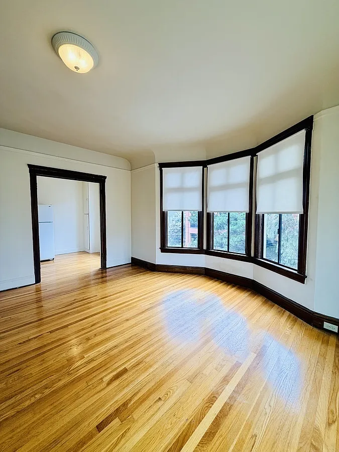 Inner Richmond Updated Spacious Studio! Eat-In Kitchen! Great Spot! — Photo 3
