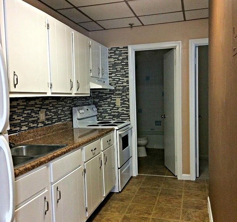 2nd image of 161 Berkeley St APT 7