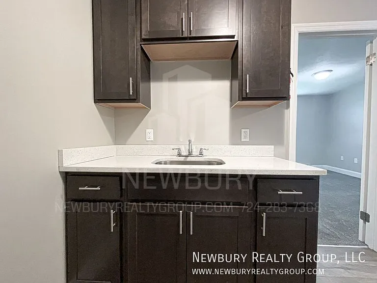 36 Sunbury Est — Photo 15