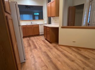 10 Waverly Ct, Algonquin, IL 60102
