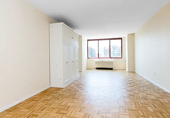 5th image of 4-74 48th Ave #8K