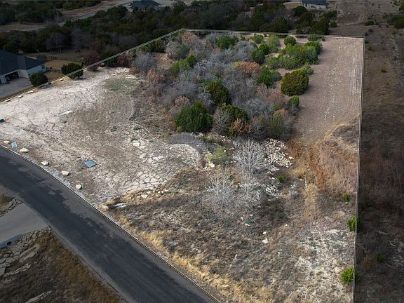 4th image of 1068 Eagles Bluff Dr