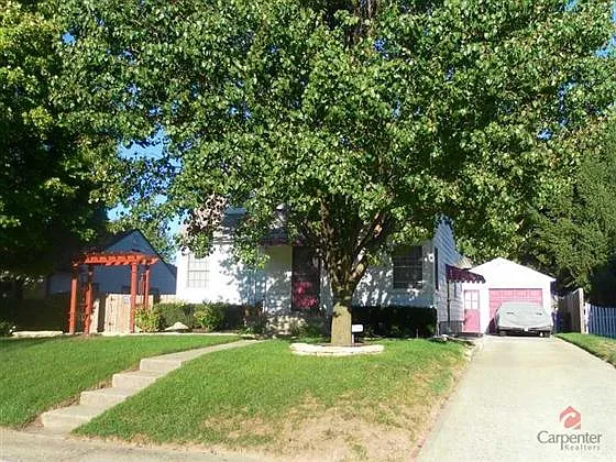 237 S 11th Ave photo 1