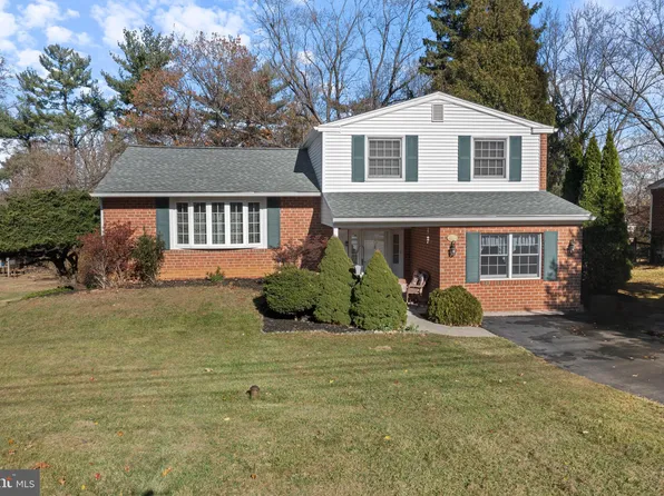 9 Doe Ln, Malvern, PA 19355