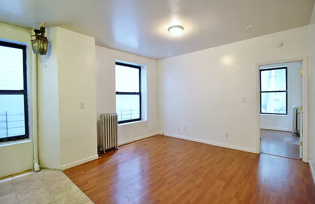 Rented by Julianna Realty Corp | media 37