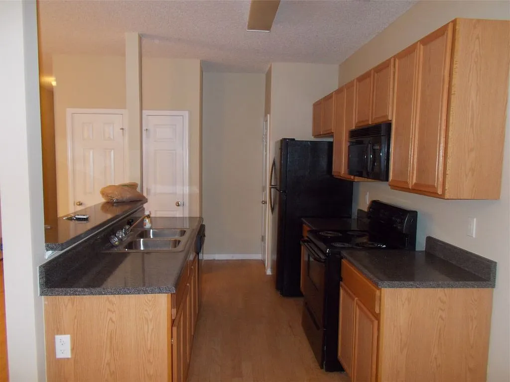 3br / 2.5 Bath Townhome * College Park Ga — Photo 2