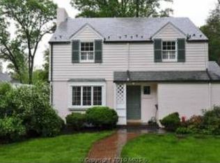 8912 Seneca Ln, Bethesda, MD 20817