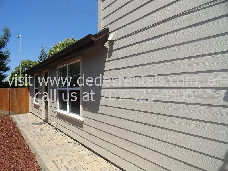 1283 Woodhaven Dr photo 1