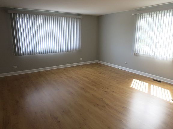 2nd image of 120 Pocasset Ct #120