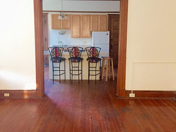 4th image of 2705 Eden Ave #1