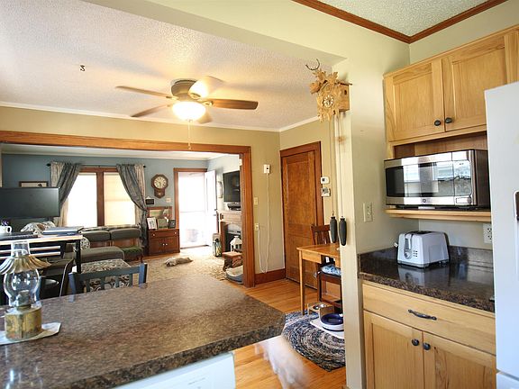 4th image of 102 N Vandemark Ave