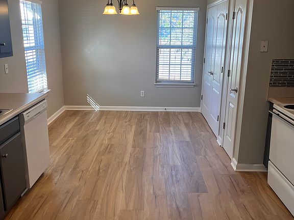 5th image of 2707 Pepperdine Dr
