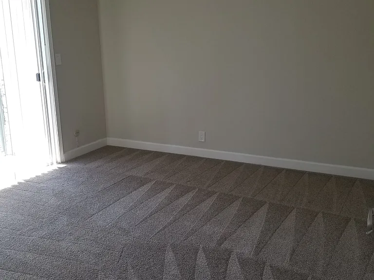 Valley Manor Apartments — Photo 16
