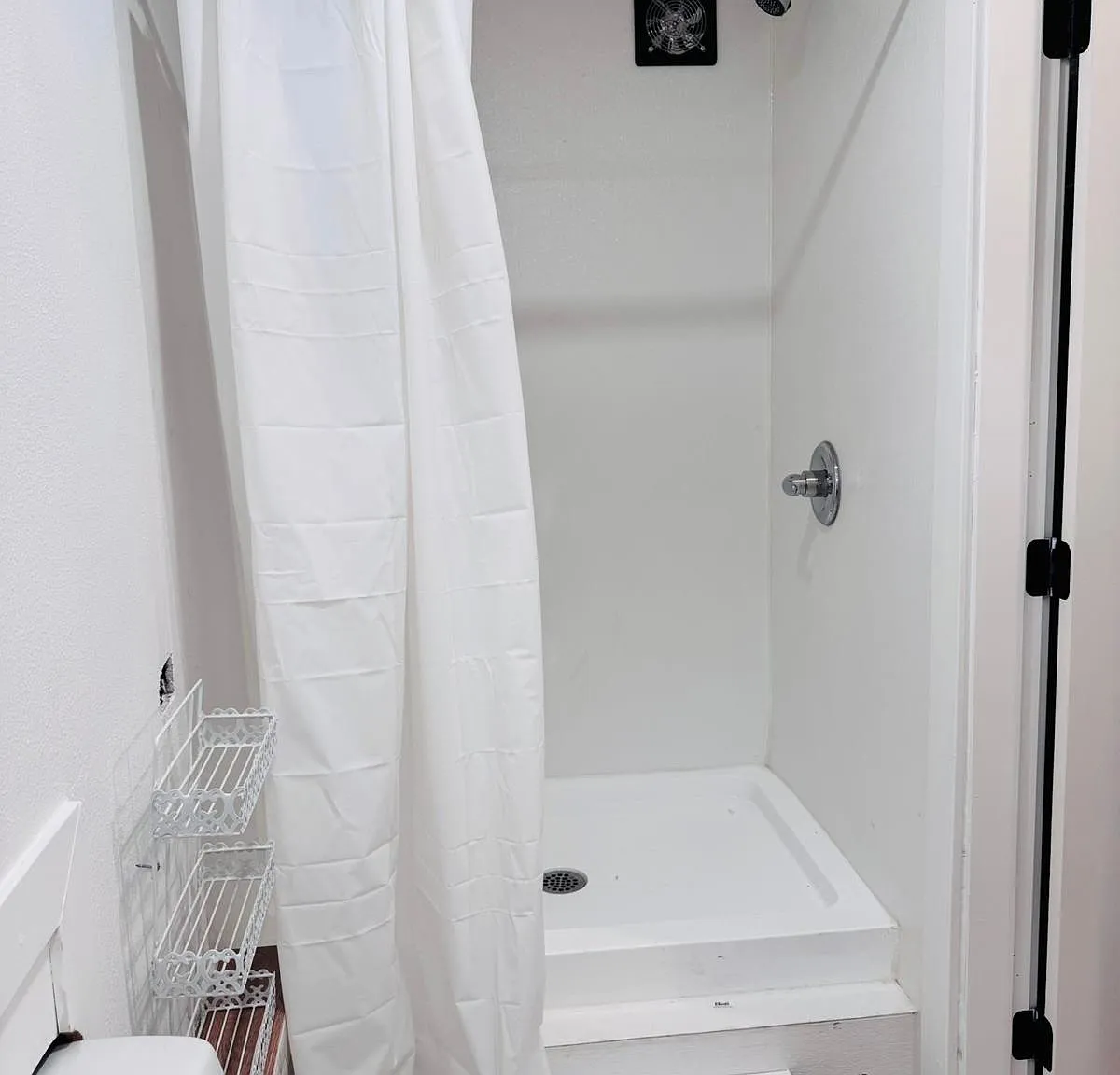 Studio, 800 sqft, $1,050 — Photo 4
