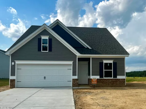 1909 Fireside Ln, Fayetteville, NC 28312