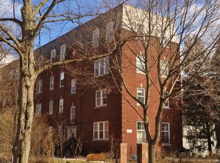 330 Wesley Ave #B2, Oak Park, IL 60302