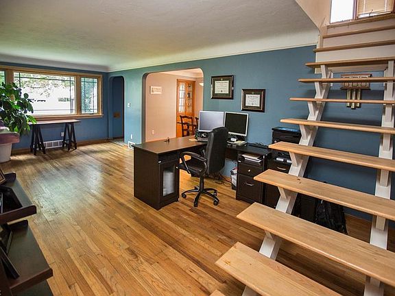 3rd image of 24338 Smith Ave