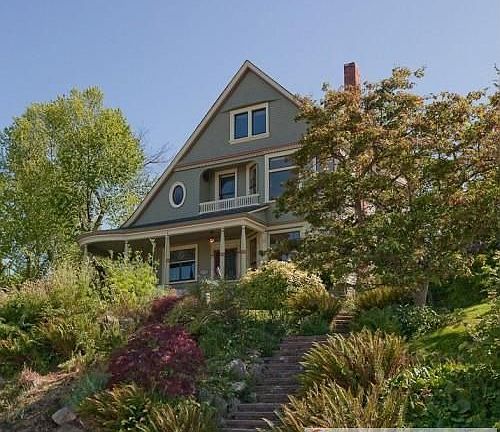3rd image of 302 N Tacoma Ave