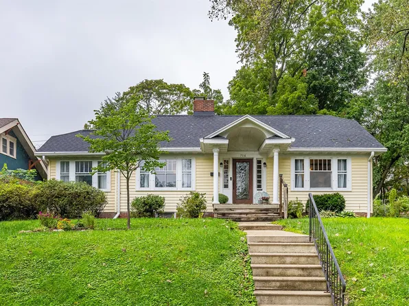 708 34th St, Des Moines, IA 50312