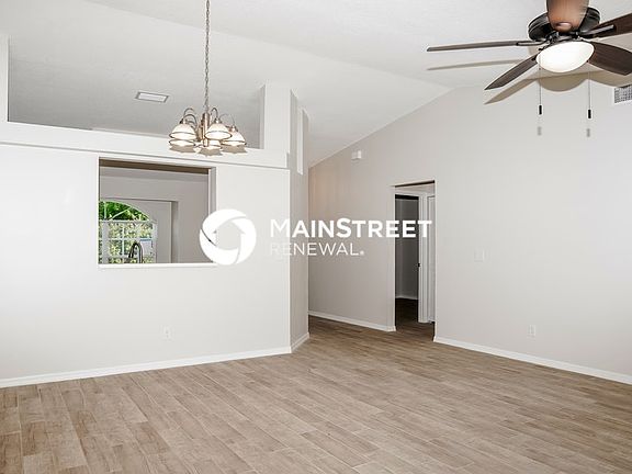 2nd image of 1722 Elmhurst Cir S #E