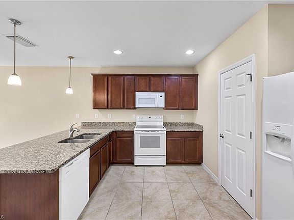 5th image of 12570 Laurel Cove DR