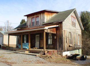 206 Locust St, Mannington, WV 26582