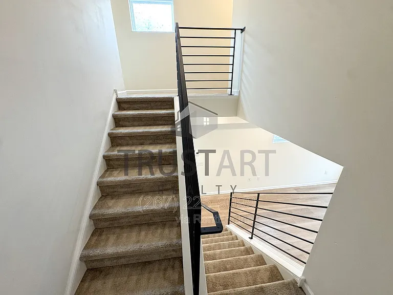 1327 S 27th St — Photo 11