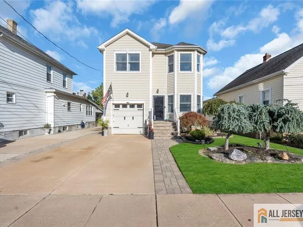 17 Center St, South River, NJ 08882