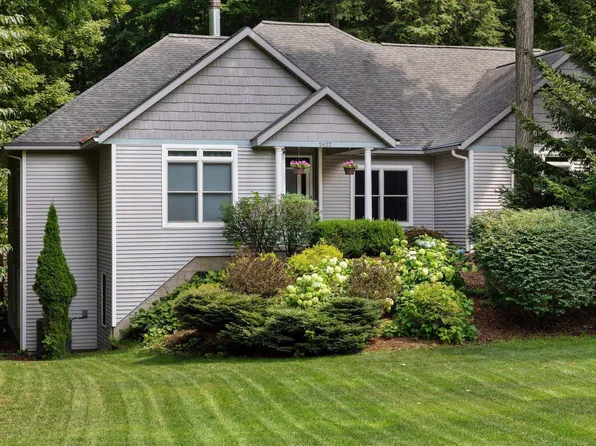 2622 Blue Meadow Dr, Traverse City, MI 49685