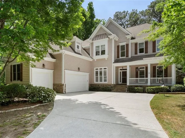 3698 Lakeview Dr, Tucker, GA 30084