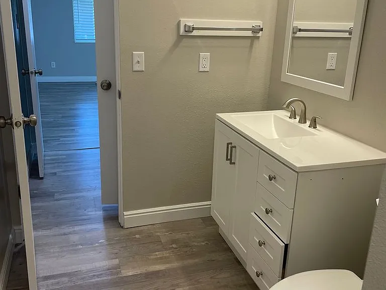 Heather Ridge - Beautiful Remodeled Apartments — Photo 57