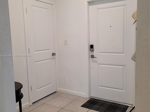 3rd image of 1015 SE 24th Ter