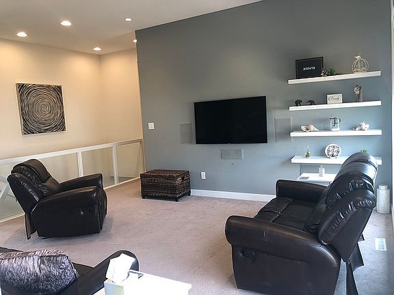 4th image of 1810 Greenhill Dr