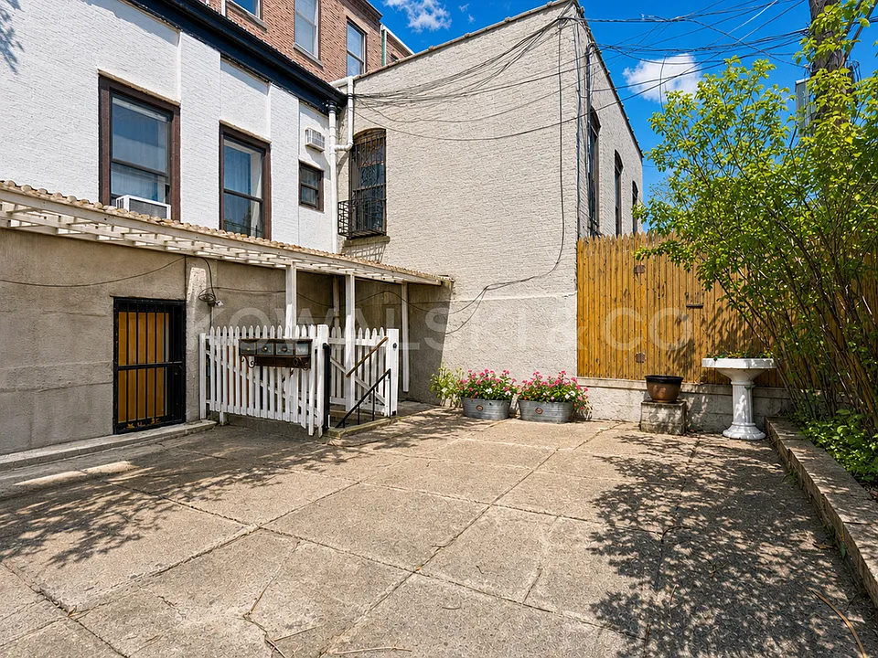 466 9th St #1