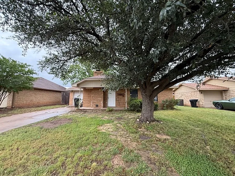 3925 Craig Dr — Photo 1